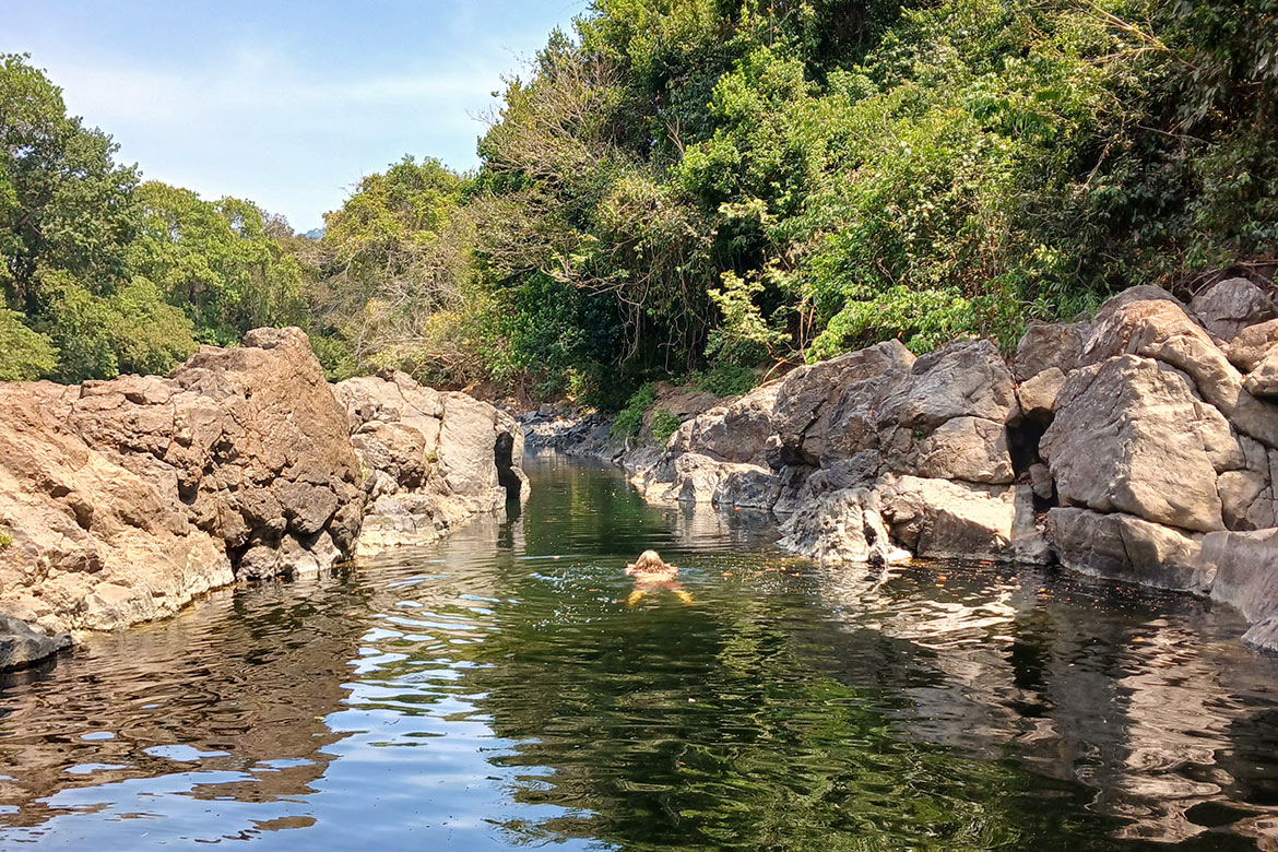 Natürliche Badestelle am Fluss